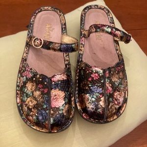 Algeria by PG lite colorful slip on shoes